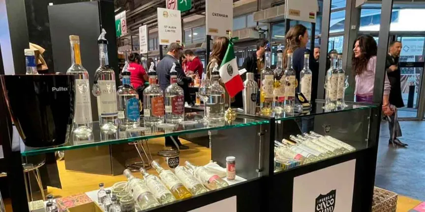Productores de Puebla llevan su mezcal a Wine Paris 2026