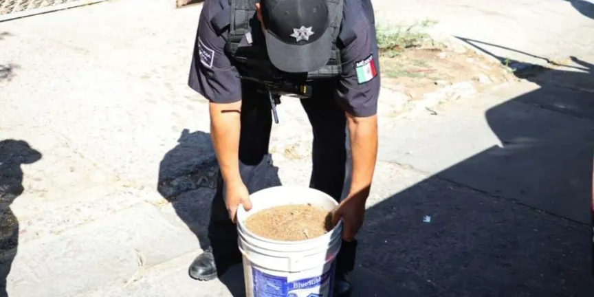 Retiran estorbos de la vía pública en Agua Santa; operativos continuarán