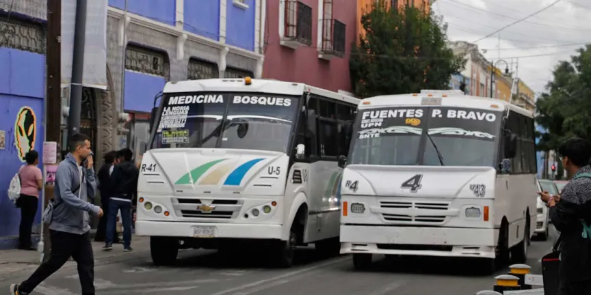 "Policía Naranja", otro programa contra el acoso a mujeres en el transporte