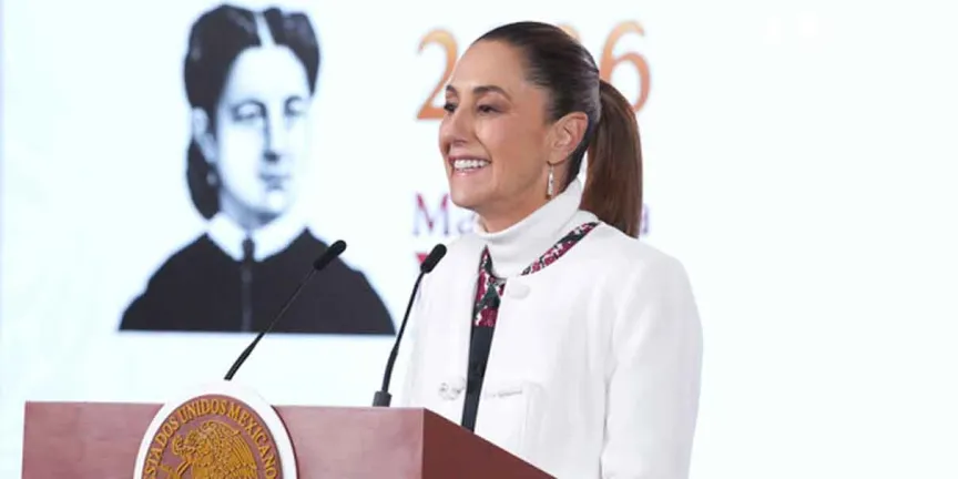 Claudia Sheinbaum sufre pequeño accidente en Nayarit mientras saludaba a ciudadanos en Ixtlán del Río
