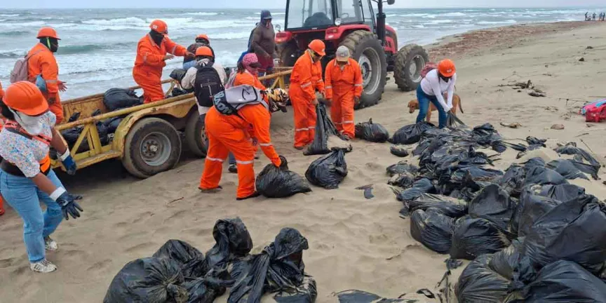 Detectan residuos contaminantes en zonas protegidas del Golfo de México: continúan labores de limpieza