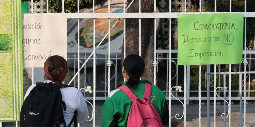 El BINE trató de imponer a director y desplazar a la SEP: Segob