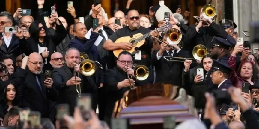 Entre trombones y salsa, despiden a Willie Colón en Nueva York