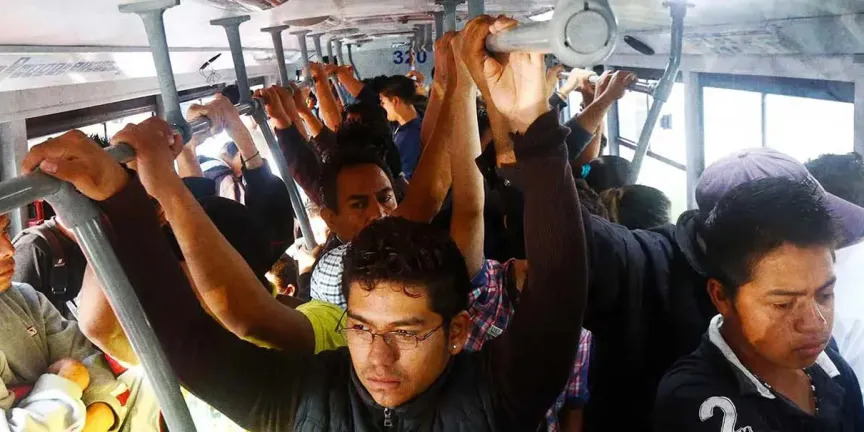 Hay tres bandas de carteristas en el transporte público; "Las Rubín" roban en el RUTA