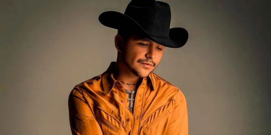 VIDEO. Christian Nodal elimina tatuajes del rostro: así luce tras tratamiento láser y el motivo detrás del cambio