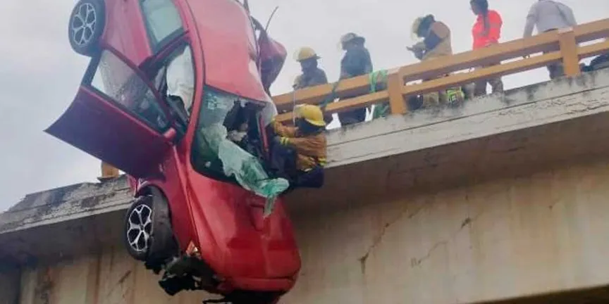 Un muerto y dos heridos en trágico choque en el Periférico