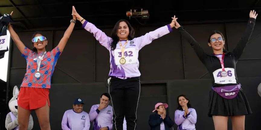 Realiza BUAP Carrera de la Mujer Universitaria