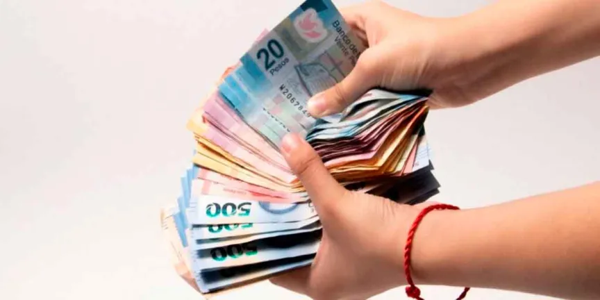 Aumentan retiros de afores por desempleo y rompen récord en 2026