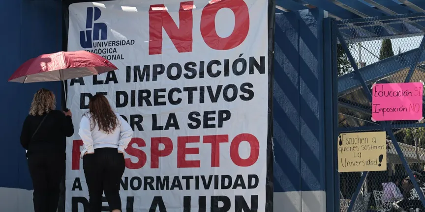 Protesta en UPN Puebla deja clases suspendidas por conflicto con la SEP