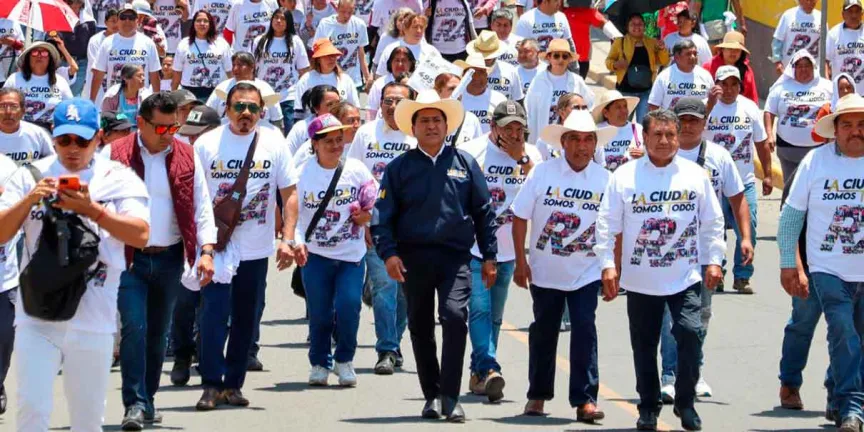 Atanacio Luna moviliza a miles en Puebla y perfila candidatura rumbo a la alcaldía