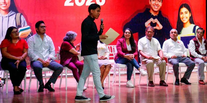 Beca Quetzalcóatl beneficia a 500 universitarios en San Pedro Cholula