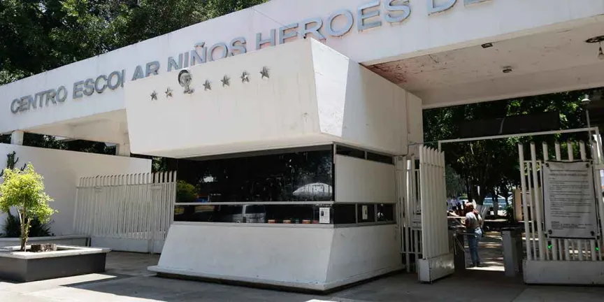 Refuerzan seguridad en el CENHCH con detectores de metales tras alerta estudiantil