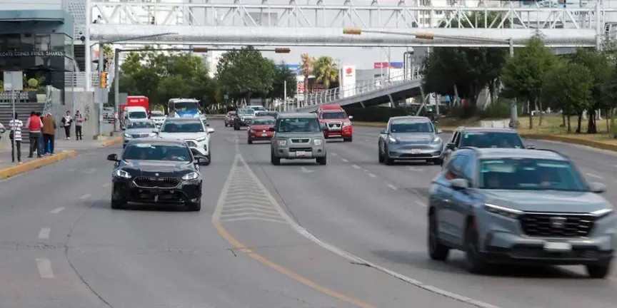 Puedes ahorrar en gasolina si conduces bien y afinas el auto 