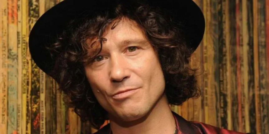 Enrique Bunbury lanzó su material “De un Siglo Anterior”