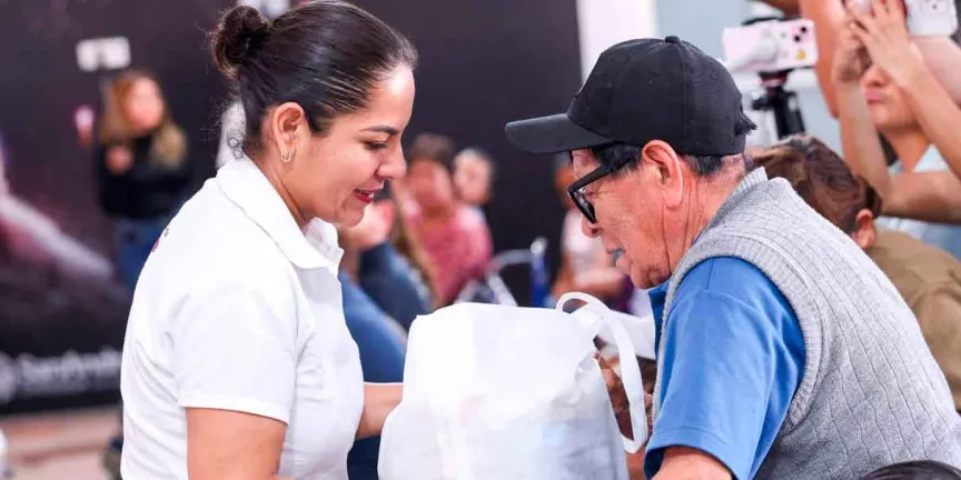 Impulsa Lupita Cuautle el bienestar social con la primera entrega de apoyos alimentarios 2026