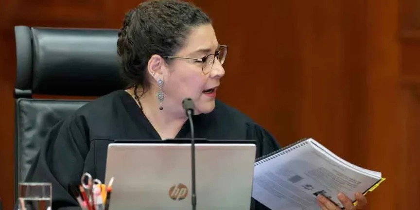 Lenia Batres estalla tras polémico voto en la SCJN: niega haberse opuesto a prótesis y audífonos para menores del IMSS