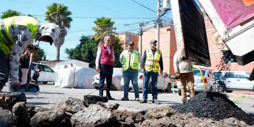 Refuerza Pepe Chedraui Campaña de Bacheo en el Infonavit San Jorge