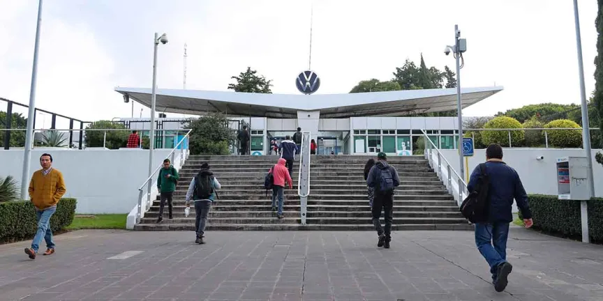 Sindicato de VW presiona por alza salarial