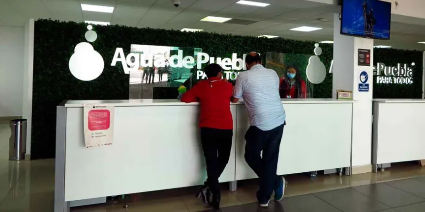 Poblanos aprovechan descuentos y convenios de Agua de Puebla para ponerse al corriente