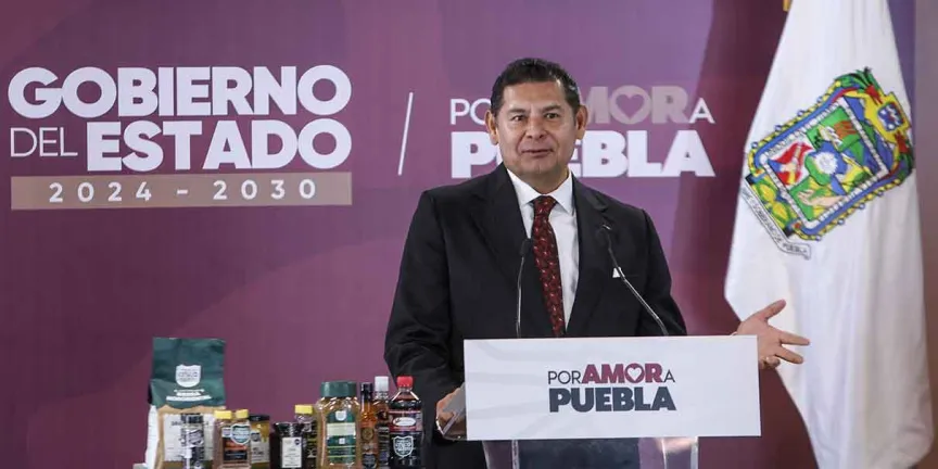 Helicóptero en Puebla: Armenta defiende su uso y revela para qué se emplea