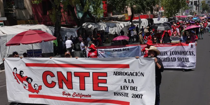 Plantón en el Zócalo y paro indefinido de la CNTE paralizarán varios estados
