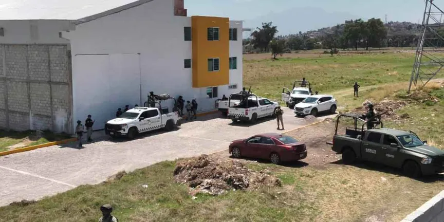 En operativo recuperan tres tractocamiones, dos semirremolques y 296 llantas para tráiler