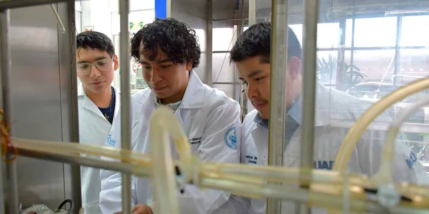 BUAP triunfa en Hackathon 2026 con innovación sustentable para productores del campo