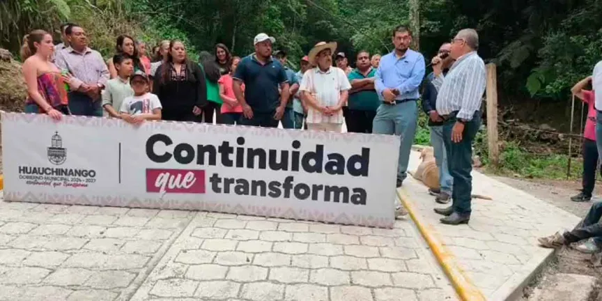  Comunidades de Huauchinango recibieron camino y calle pavimentados