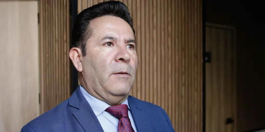 Diputado de Morena niega persecución política de la ASE contra gobiernos del PAN