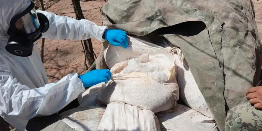 Marina y FGR decomisan más de 4 toneladas de metanfetamina en narcolaboratorios de Sinaloa