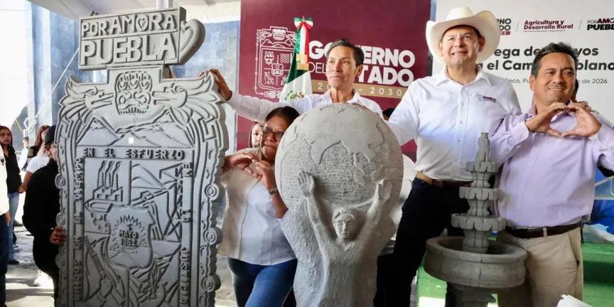 Puebla impulsa desarrollo comunitario con apoyos al campo y carreteras en El Seco