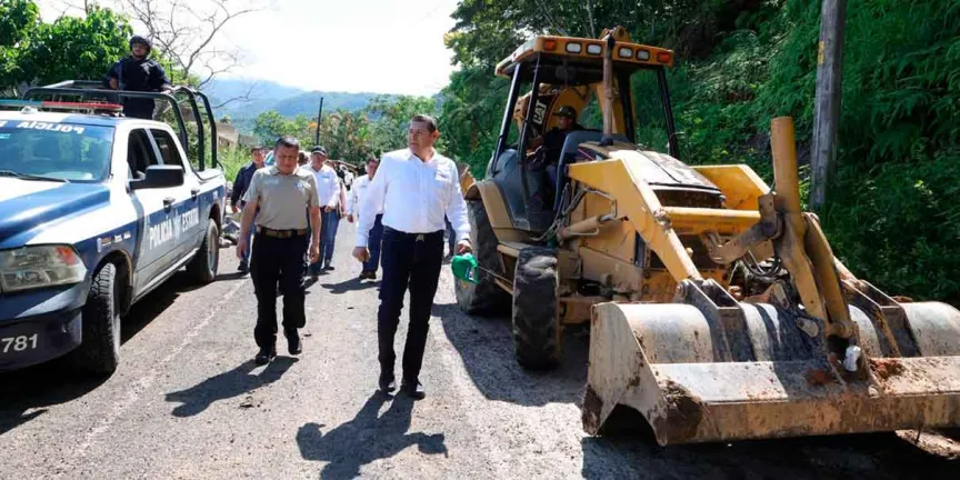 Armenta despliega tren de pavimento permanente en Sierra Negra para atender deslaves en Eloxochitlán