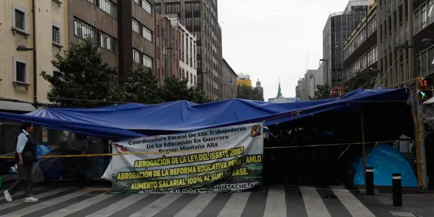 CNTE obtiene plazas, becas y apoyos tras semanas de protestas; reavivan debate sobre el uso de recursos públicos
