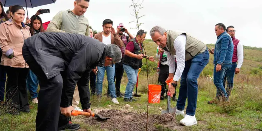 Encabeza Pepe Chedraui jornada de reforestación en Ecocampus BUAP