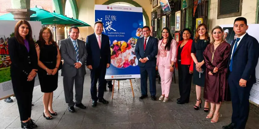 Fortalece Tonantzin Fernández lazos culturales con China mediante exposición fotográfica en San Pedro Cholula