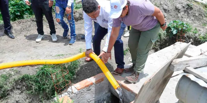 Gobierno estatal lleva agua para el bienestar a colonias con desabasto