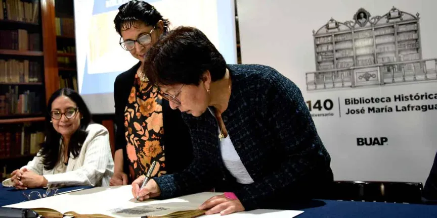 Inaugura Rectora Lilia Cedillo el Coloquio Internacional Bibliotecas Centenarias