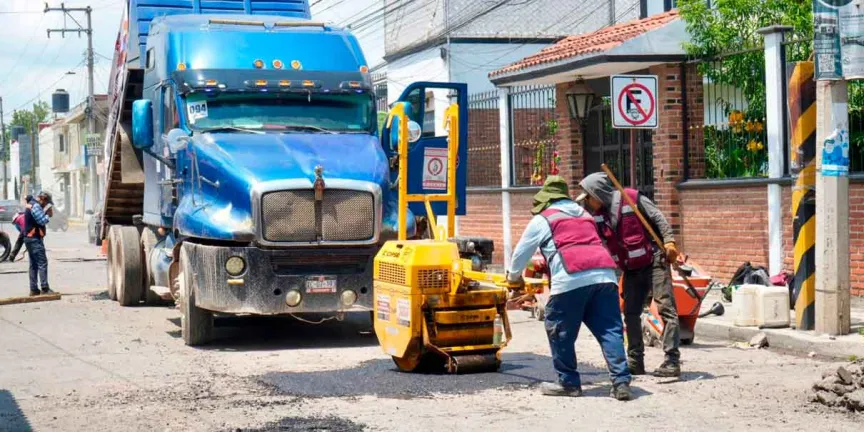 Programa Bachetón 2026 repara vialidades en San Pedro Cholula