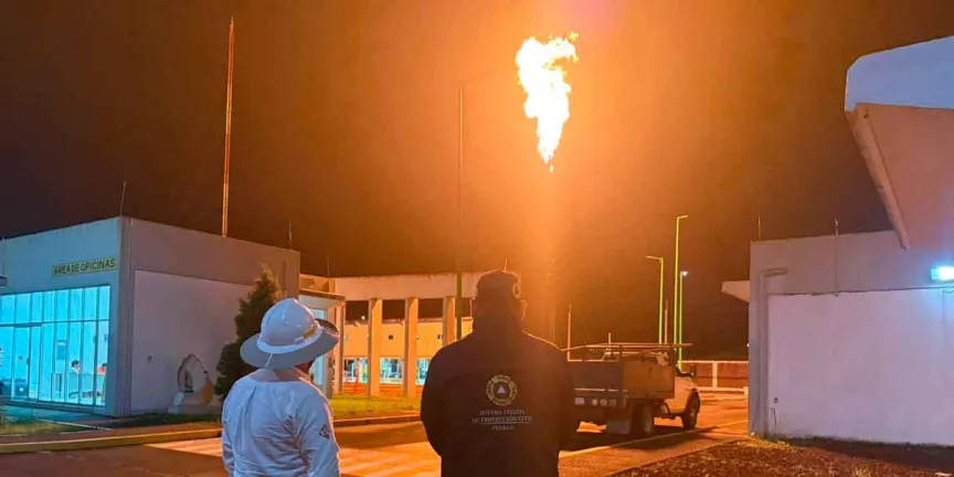 Protección Civil Estatal supervisa mantenimiento seguro de gasoducto en Xicotepec