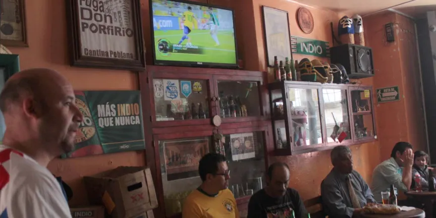 Restaurantes en Puebla deberán acatar reglas por FIFA; Ayuntamiento advierte supervisiones