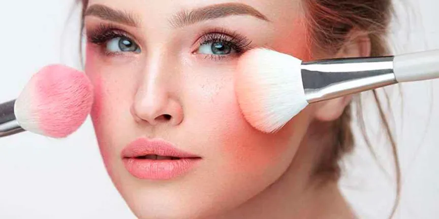 Así puedes conseguir el sunburnt makeup, el maquillaje que deja efecto “recién llegada de vacaciones”
