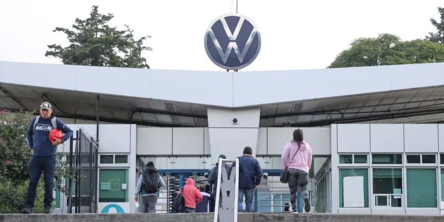 Volkswagen Puebla suspenderá la producción durante dos semanas y afectará a más de 6 mil empleados