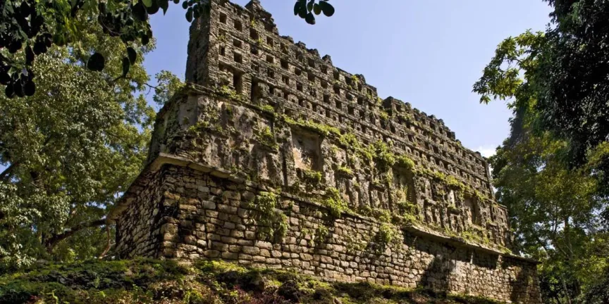 Zona Arqueológica de Yaxchilán, Chiapas: la ciudad maya oculta en la selva lacandona