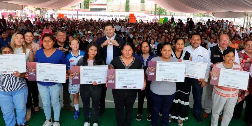 Alejandro Armenta entrega apoyos al campo en Tehuacán y anuncia 1,800 equipos agrícolas