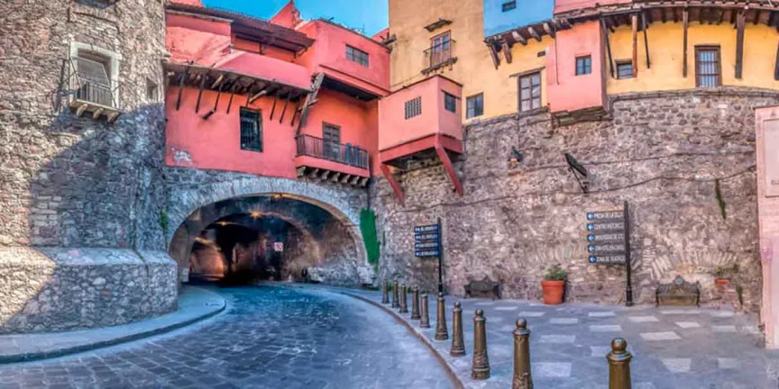 Calle Subterránea Miguel Hidalgo en Guanajuato: historia, cómo llegar y qué ver