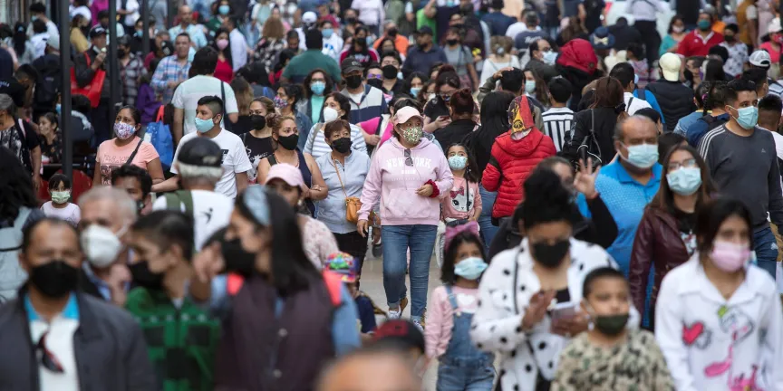 Fiebre mundialista deja ola de contagio, casos de COVID-19 se disparan en la capital del país