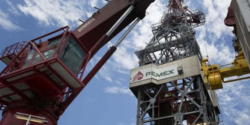 Empresas consentidas de Pemex amplían su historial con casi 100 contratos públicos