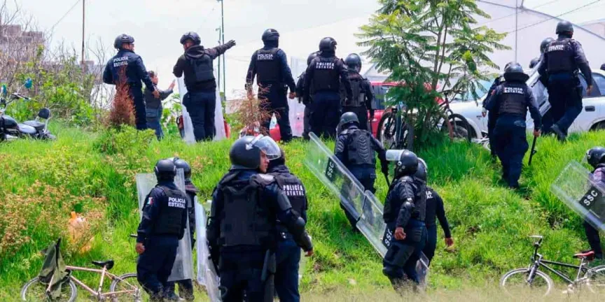 VIDEO. Enfrentamiento en Guadalupe Ixcotla, Tlaxcala, por obras del IMSS deja detenidos y lesionados
