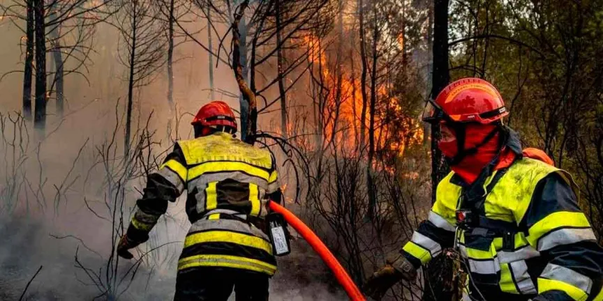 España y Francia evacúan a más de 270 mil personas por incendios forestales que avanzan sin control