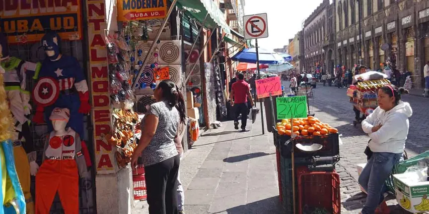 Informalidad laboral en Puebla alcanza al 70% de los trabajadores, alerta el CCE